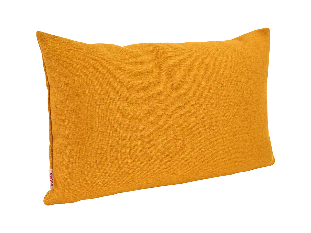 beties Wunschton Kissenhülle safrangelb 40x60 cm – Möbelstoff, schrägansicht