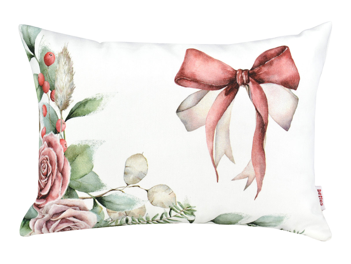 Weisse Kissenhuelle ca. 25x35 cm – Winterdeko mit rosa Schleife und rosa, gefrosteten Rosen und Zweigen – 100% Baumwolle – Aus der beties Magie des Winters "Frost-Rose-Schleife" Kollektion.