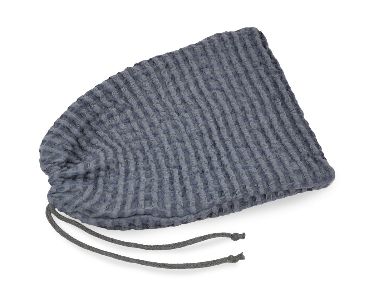 Eisbeutel – Kuehlbeutel aus Waffelpique Leinen-Baumwoll-Mix – nordisches Design von beties aus der "PUR.NATURE" Serie. In der Farbe Fjord-blau.