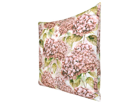 Quadratischer Kissenbezug im Landhausstil, bedruckt mit rosa/pinken Hortensien-Blueten.