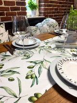 Mediterranean table runner made of 100% cotton - Olive design from the beties "Italy Collection"