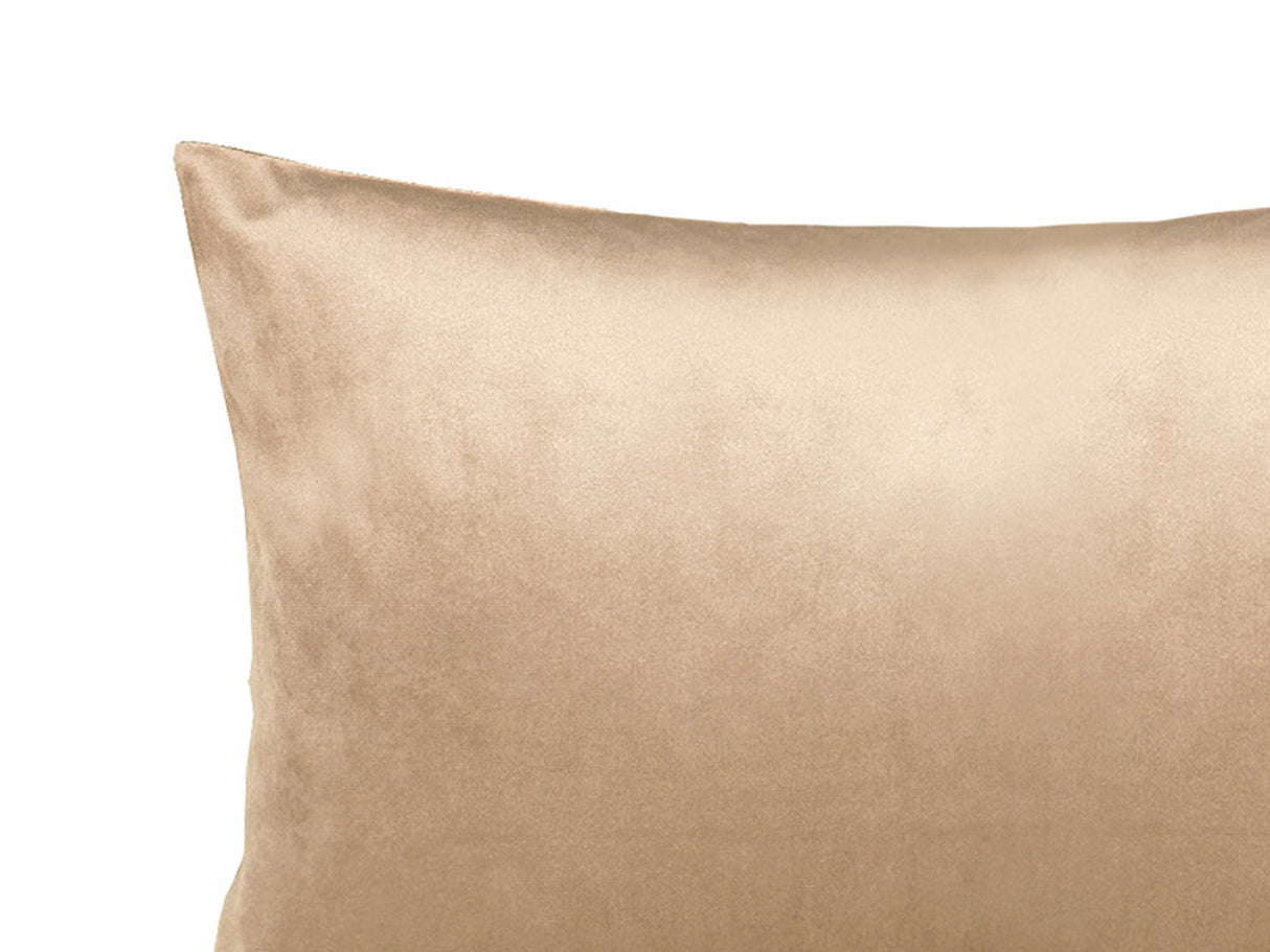 Nahaufnahme eines Samt&Sonders Kissenbezug in der Farbe braun-beige.