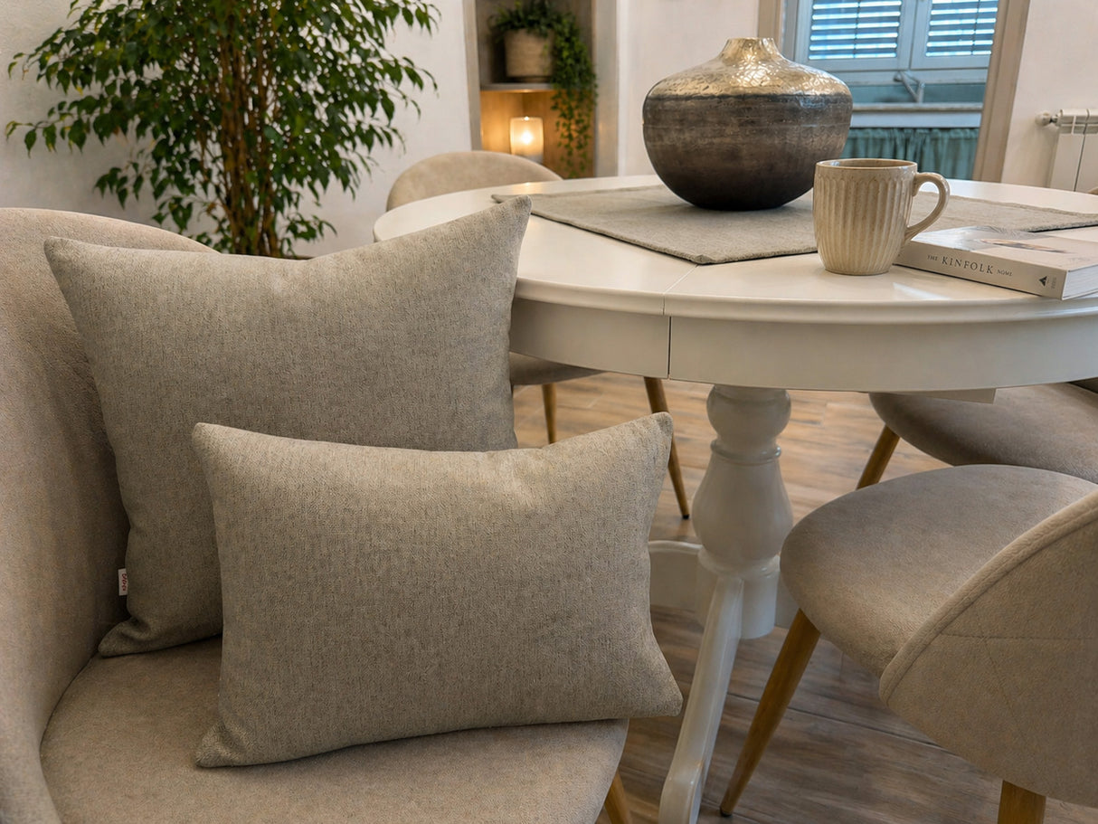  beties Wunschton Kissenhülle Taupe Braun – Milieu-Foto 1, melierter Möbelstoff Wohnzimmer Styling 