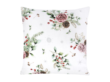 Weisse Kissenhuelle ca. 40x40 cm – Winterdeko mit rosa gefrosteten Rosen, Kieferzapfen und Zweigen im Alloverdruck – 100% Baumwolle – Aus der beties Magie des Winters "Frost-Rose" Kollektion.