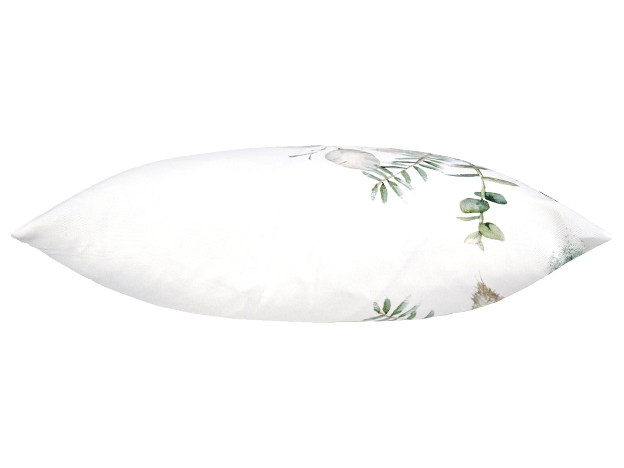Weisse Kissenhuelle ca. 50x50 cm – Winterdeko mit rosa gefrosteten Rosen Bukett und Zweigen. Ansicht von oben – 100% Baumwolle – Aus der beties Magie des Winters "Frost-Rose Bukett" Kollektion.