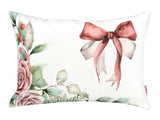 Weisse Kissenhuelle ca. 25x35 cm – Winterdeko mit rosa Schleife und rosa, gefrosteten Rosen und Zweigen – 100% Baumwolle – Aus der beties Magie des Winters "Frost-Rose-Schleife" Kollektion.