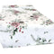 Weisser Tischlaeufer – Winterdeko mit gefrosteten Rosen in rosa, Tannenzapfen und Zweigen – 100% Baumwolle – aus der beties Magie des Winters "Frost-Rose" Kollektion.