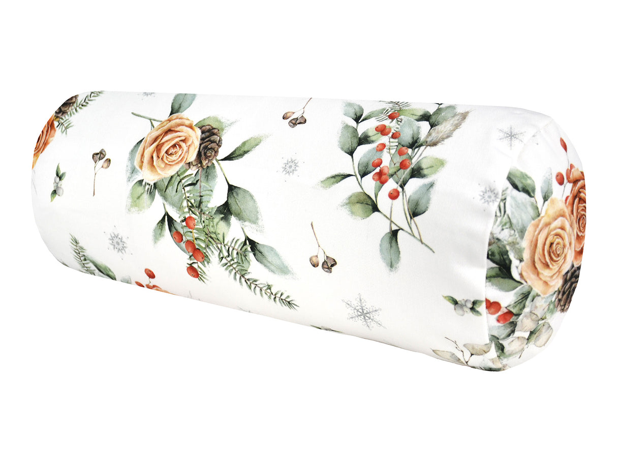 Weisse Nackenrollenhuelle ca. 15x40 cm – Winterdeko mit orangen, gefrosteten Rosen, Tannenzapfen und Zweigen – 100% Baumwolle – Aus der beties Magie des Winters "Frost-Rose" Kollektion.