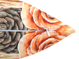 Weisse Kissenhuelle ca. 50x50 cm – Winterdeko mit einem Rotkelchen und orangen gefrosteten Rosen und Zweigen. Detailansicht von unten mit Reissverschluss – 100% Baumwolle – Aus der beties Magie des Winters "Frost-Rose Rotkelchen" Kollektion.