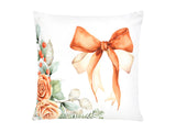 Weisse Kissenhuelle ca. 50x50 cm – Winterdeko mit oranger Schleife und orangen gefrosteten Rosen und Zweigen – 100% Baumwolle – Aus der beties Magie des Winters "Frost-Rose Schleife" Kollektion.