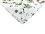 XS Mitteldecke ca. 60x60 cm – Winterdeko mit Tannenzapfen – 100% Baumwolle – aus der beties Kollektion, Magie des Winters "Moggl"