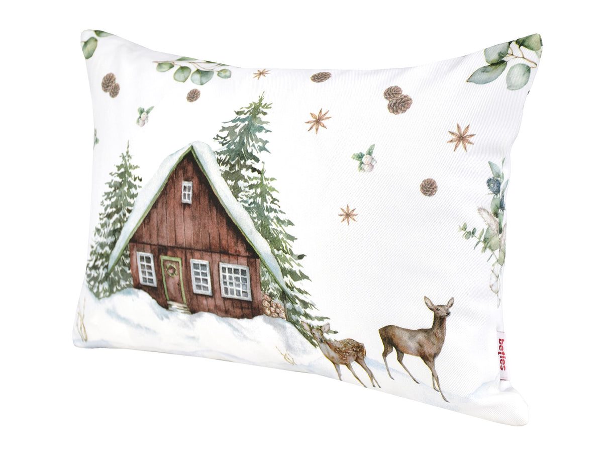 Weisse Kissenhuelle ca. 25x35 cm – Winterdeko mit Hütte und Rehen – 100% Baumwolle – aus der beties Magie des Winters "Moggl-Hütte" Kollektion.