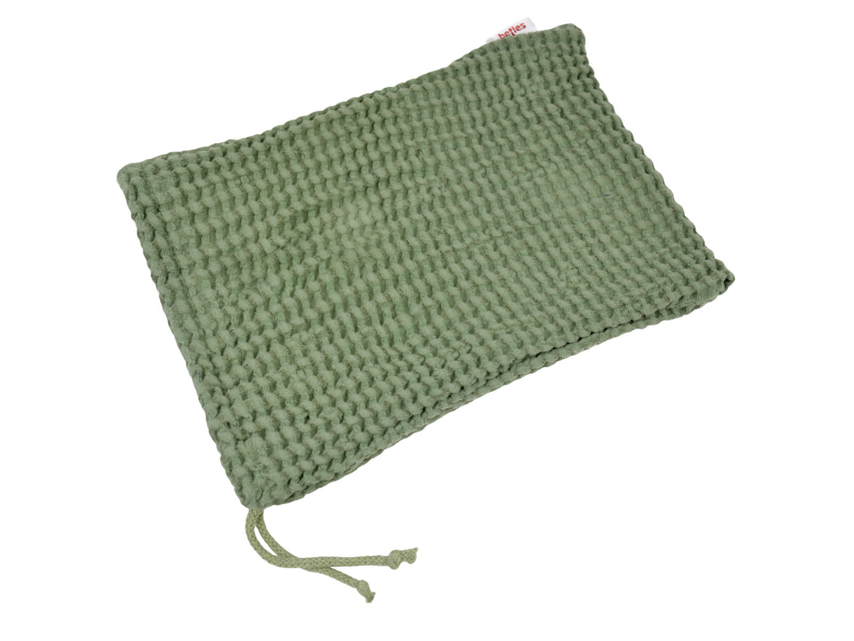 Eisbeutel – Kuehlbeutel aus Waffelpique Leinen-Baumwoll-Mix – nordisches Design von beties aus der "PUR.NATURE" Serie. In der Farbe Salbei-gruen.