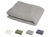 Sauna Schweißtuch & Sitztuch ca. 50x70 cm – Waffelpique aus Baumwolle & Leinen – Hygienisch & Stilvoll für Sauna & Wellness von beties aus der  "PUR.NATURE" Serie. In den uni Farben Nebel-grau, Salbei-grün, Gletscher-weiss Und Fjord-blau.