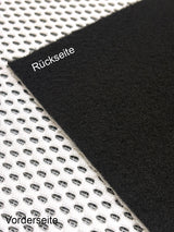 Stoffvorderseite: weisser 3D-Waben-Stoff, Stoffrueckseite: schwarzer Fleece.